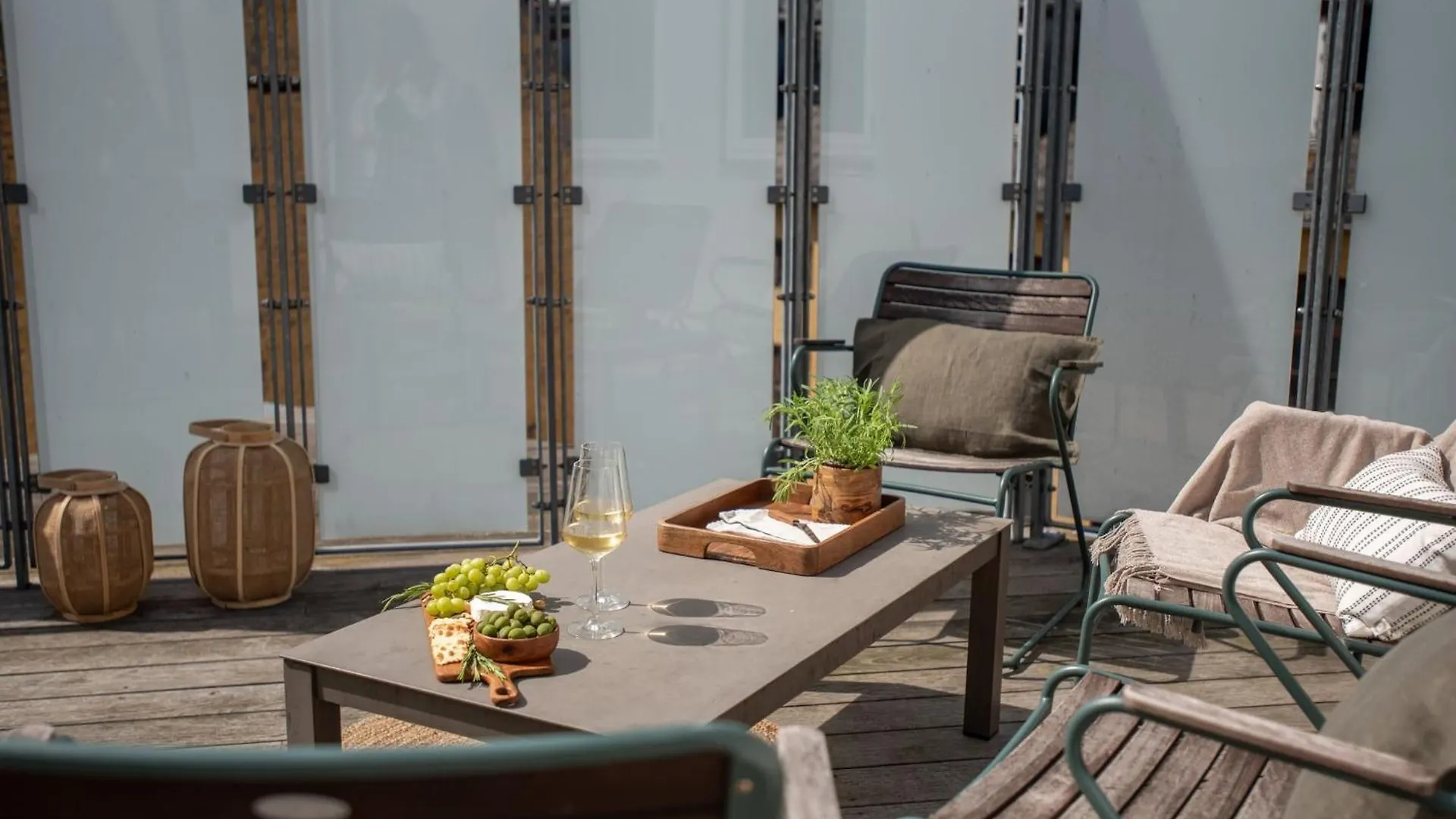 Sanders Leaves - Precious Two-Bedroom Penthouse In Downtown Copenhagen 0*,  Denmark